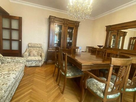 4 otaqlı yeni tikili - Elmlər Akademiyası m. - 115 m²