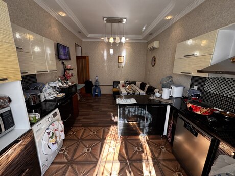 5 otaqlı həyət evi/bağ evi - Biləcəri q. - 220 m²
