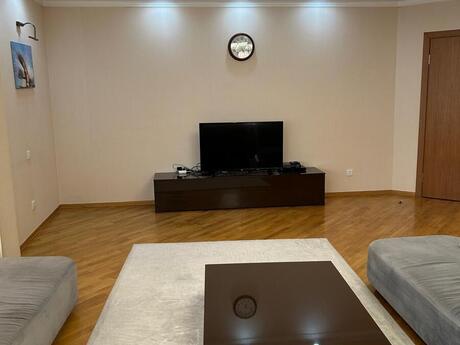 4 otaqlı yeni tikili - 28 May m. - 200 m²