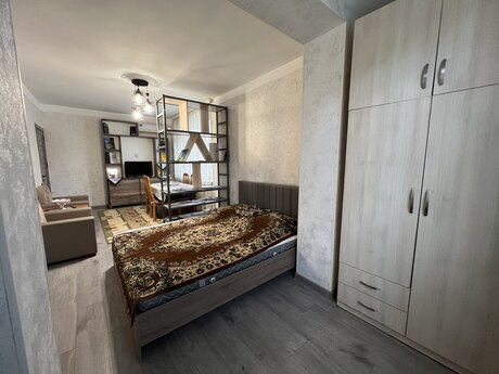 1 otaqlı köhnə tikili - Bakıxanov q. - 45 m²