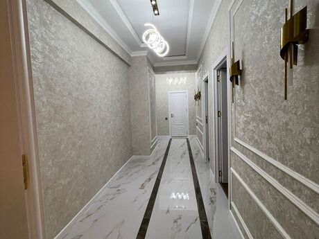 3-комн. новостройка - м. 28 мая - 110 м²