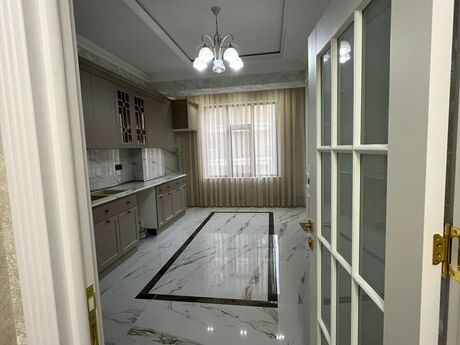 3-комн. новостройка - м. 28 мая - 110 м²