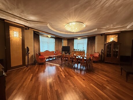 4 otaqlı yeni tikili - 28 May m. - 220 m²