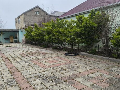 4 otaqlı həyət evi/bağ evi - Görədil q. - 150 m²