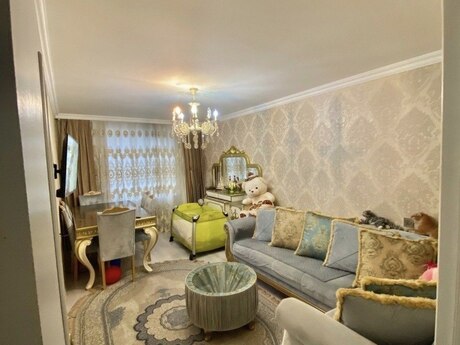 5 otaqlı köhnə tikili - Neftçilər m. - 115 m²