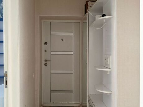 3-комн. вторичка - м. 28 мая - 65 м²