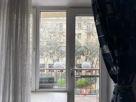 3-комн. вторичка - м. 28 мая - 65 м²