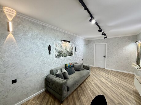 2 otaqlı köhnə tikili - Neftçilər m. - 55 m²