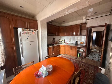 3 otaqlı köhnə tikili - Azadlıq Prospekti m. - 85 m²