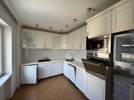 4 rooms · 200 m² · floor 5/9, Şah İsmayıl Xətai