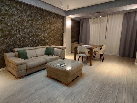 3-комн. новостройка - м. Низами - 140 м²
