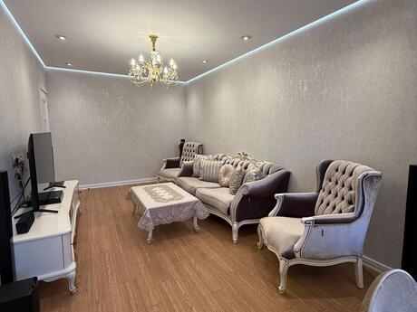3 otaqlı köhnə tikili - Yeni Günəşli q. - 80 m²