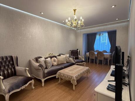 3 otaqlı köhnə tikili - Yeni Günəşli q. - 80 m²