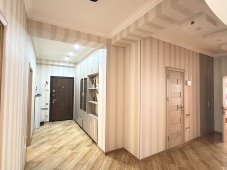 4 otaqlı yeni tikili - İnşaatçılar m. - 135 m²