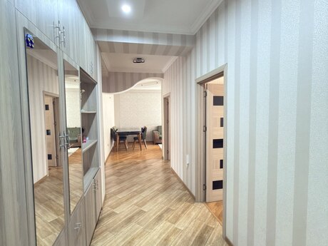 4 otaqlı yeni tikili - İnşaatçılar m. - 135 m²