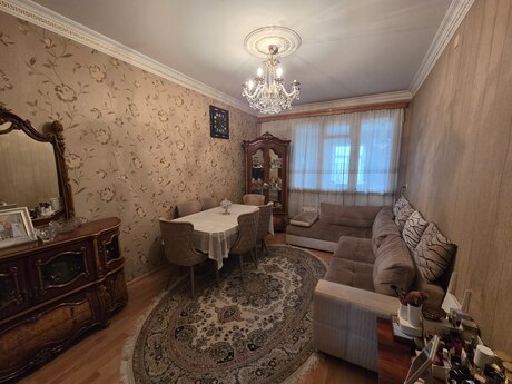 3 otaqlı köhnə tikili - Azadlıq Prospekti m. - 70 m²