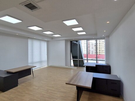4-комн. новостройка - м. Элмляр Академиясы - 214 м²