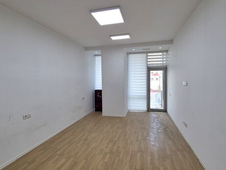 4-комн. новостройка - м. Элмляр Академиясы - 214 м²