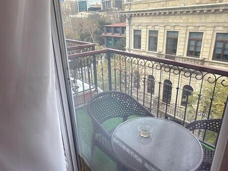 Объявление №6040121 - Баку, м. Сахил, 3-комн., 100 м², 5/5 этаж