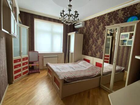 3-комн. новостройка - м. 8 ноября - 145 м²