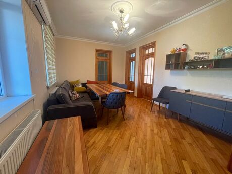 6 otaqlı həyət evi/bağ evi - Abşeron r. - 350 m²