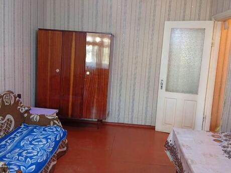 1 otaqlı köhnə tikili - İnşaatçılar m. - 35 m²