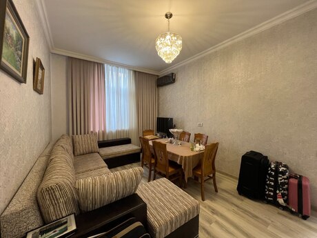 2 otaqlı köhnə tikili - Elmlər Akademiyası m. - 48 m²