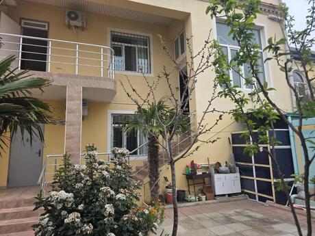 5 otaqlı həyət evi/bağ evi - Badamdar q. - 200 m²