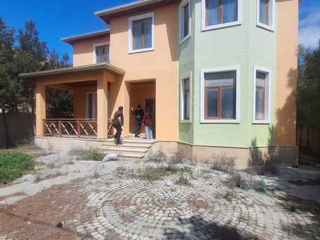7 otaqlı həyət evi/bağ evi - Hökməli q. - 180 m²