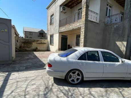 4 otaqlı həyət evi/bağ evi - Novxanı q. - 190 m²