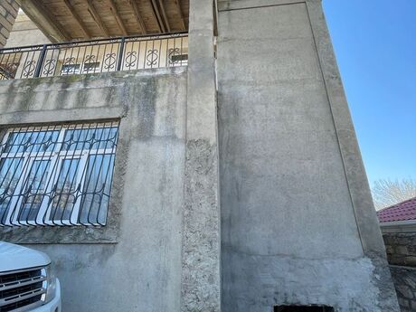 4 otaqlı həyət evi/bağ evi - Novxanı q. - 190 m²
