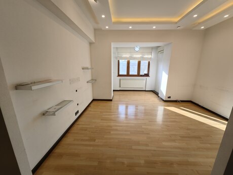 3 otaqlı köhnə tikili - Sahil m. - 100 m²