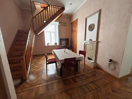 3 otaqlı köhnə tikili - Sahil m. - 100 m²