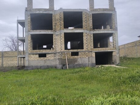 10 otaqlı həyət evi/bağ evi - Novxanı q. - 500 m²