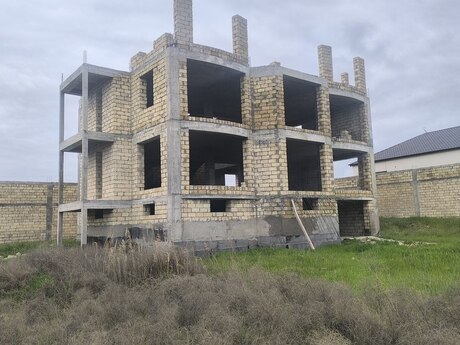 10 otaqlı həyət evi/bağ evi - Novxanı q. - 500 m²