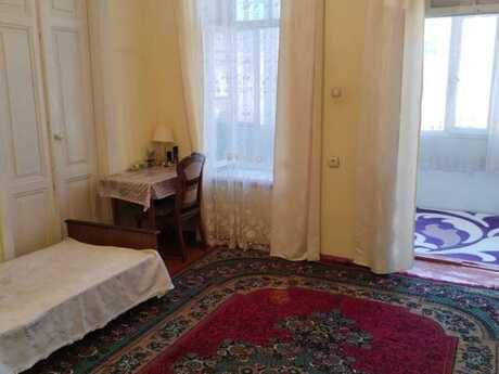 Объявление №6041369 - Баку, м. Ичеришехер, 3-комн., 100 м², 2/2 этаж