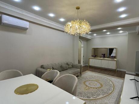 2-комн. новостройка - м. Элмляр Академиясы - 82 м²
