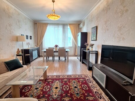 Elan №6041495 - Bakı, Nizami m., 2 otaqlı, 96 m², 10/18 mərtəbə