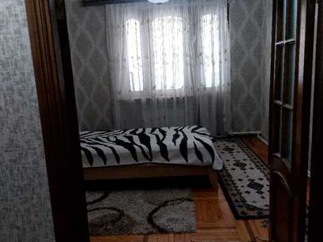 4 otaqlı köhnə tikili - İnşaatçılar m. - 110 m²