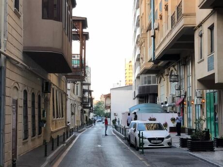 Elan №6041572 - Bakı, Sahil m., 210 m²