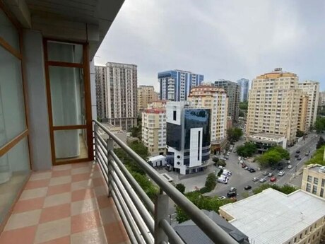 3 otaqlı yeni tikili - 28 May m. - 130 m²