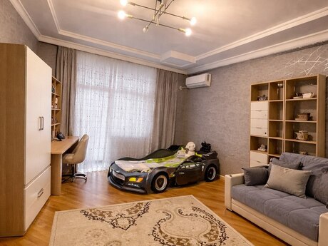 4 otaqlı yeni tikili - 28 May m. - 205 m²