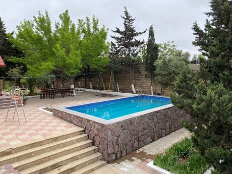 7 otaqlı həyət evi/bağ evi - Novxanı q. - 365 m²