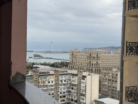 4 otaqlı yeni tikili - 28 May m. - 227 m²