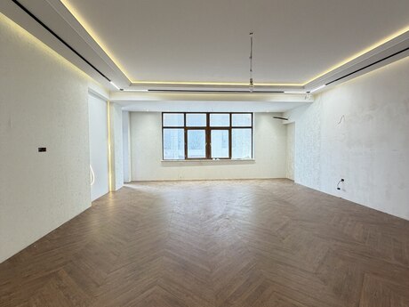 4 otaqlı yeni tikili - 28 May m. - 227 m²