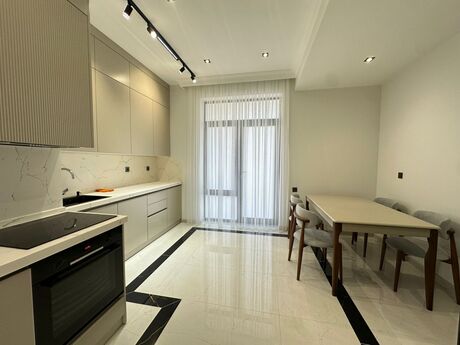 4 otaqlı yeni tikili - Ağ şəhər q. - 180 m²