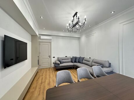 4 otaqlı yeni tikili - Ağ şəhər q. - 180 m²