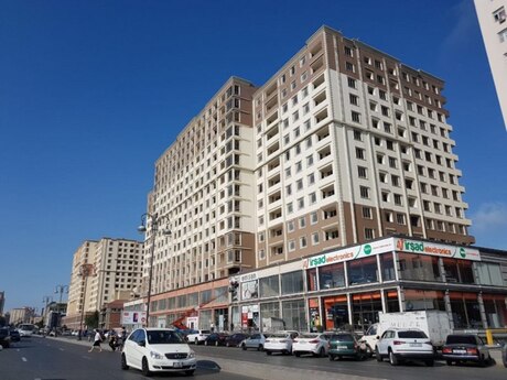 3 otaqlı yeni tikili - İnşaatçılar m. - 132.8 m²