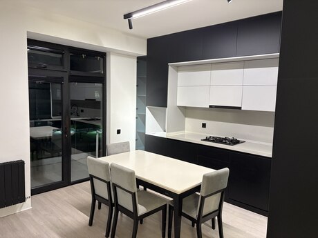 3-комн. новостройка - м. 8 ноября - 106 м²