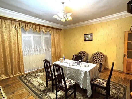2 otaqlı köhnə tikili - 28 May m. - 70 m²